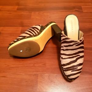 NWOT Veronica Beard * Animal Print Mule  Clog * Size 9